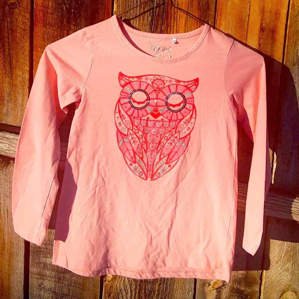 Cute girls shirt. Size S